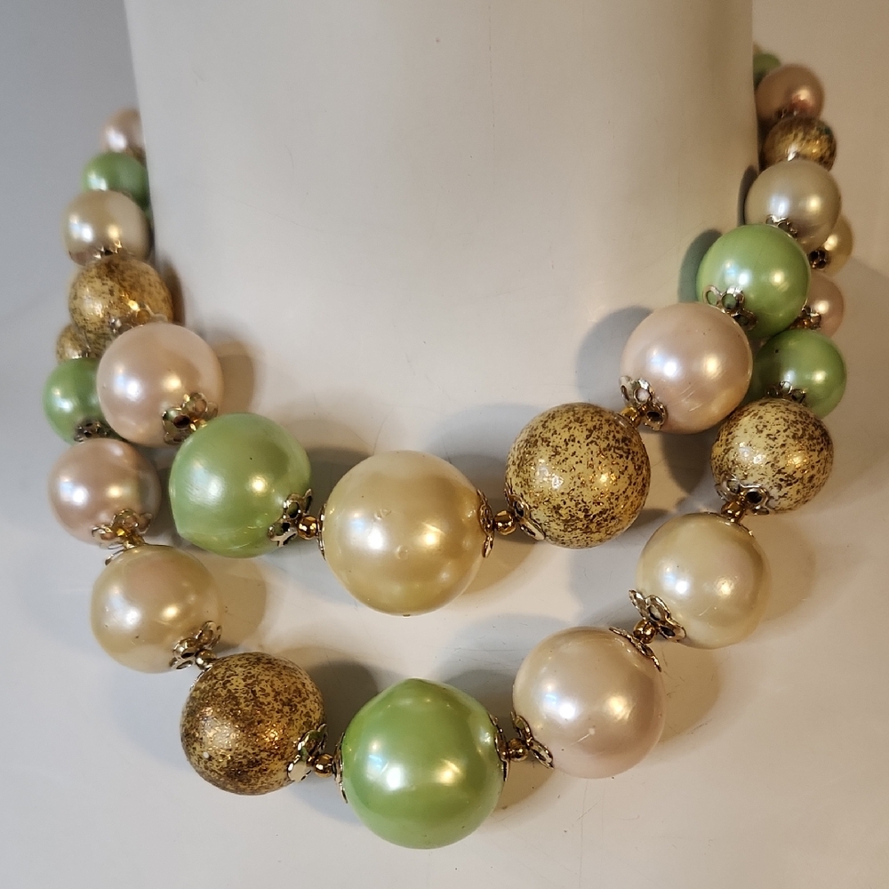 Vintage Japan Art Glass Bead Necklace, Green Cream, Textured Gold Beads 1950's